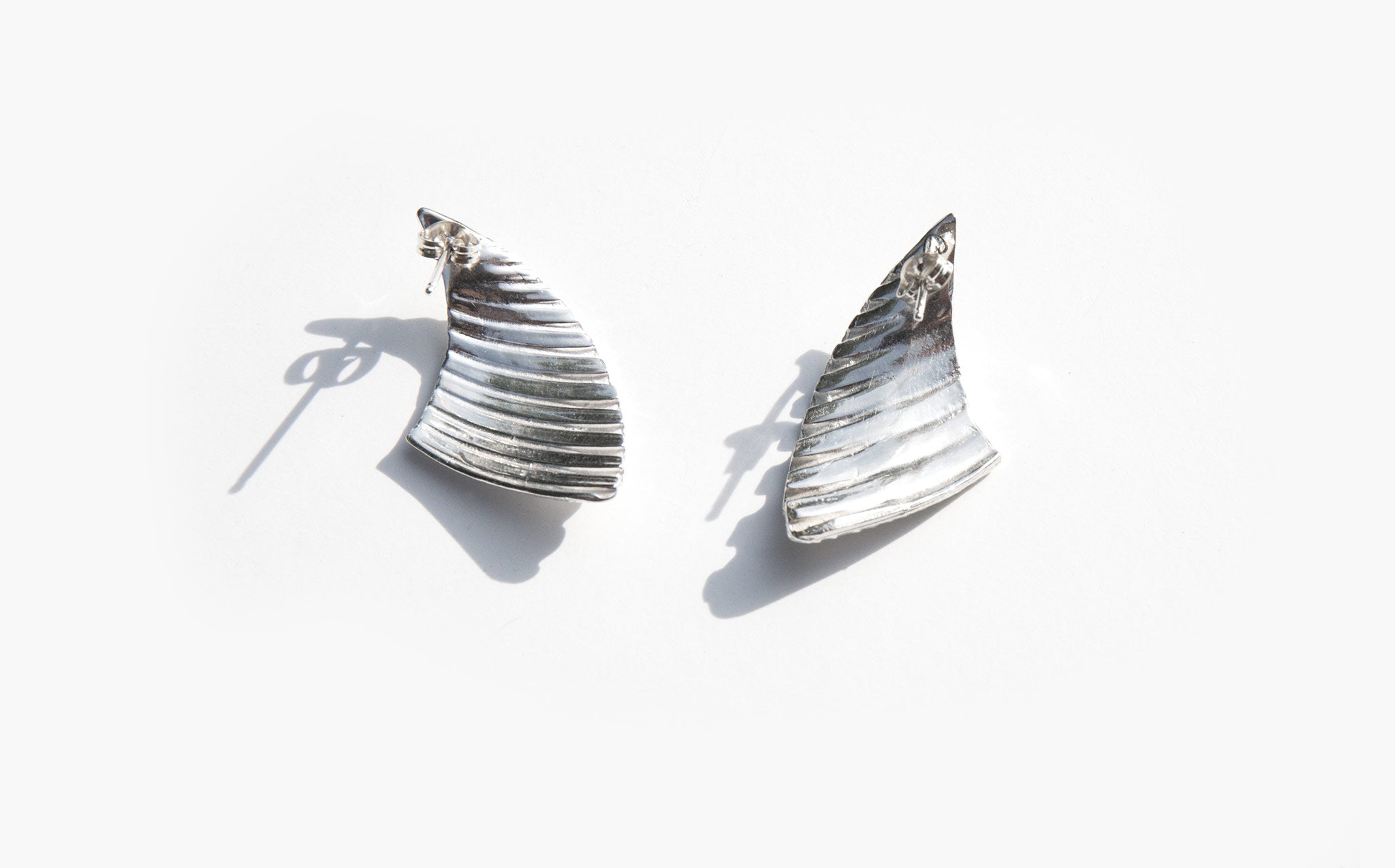 Another Feather Silver Shell Earrings